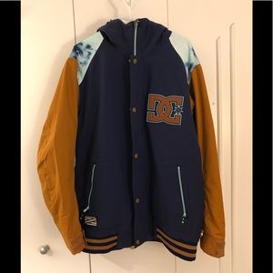 DC ski/snowboarding jacket 10k waterproof. NWOT